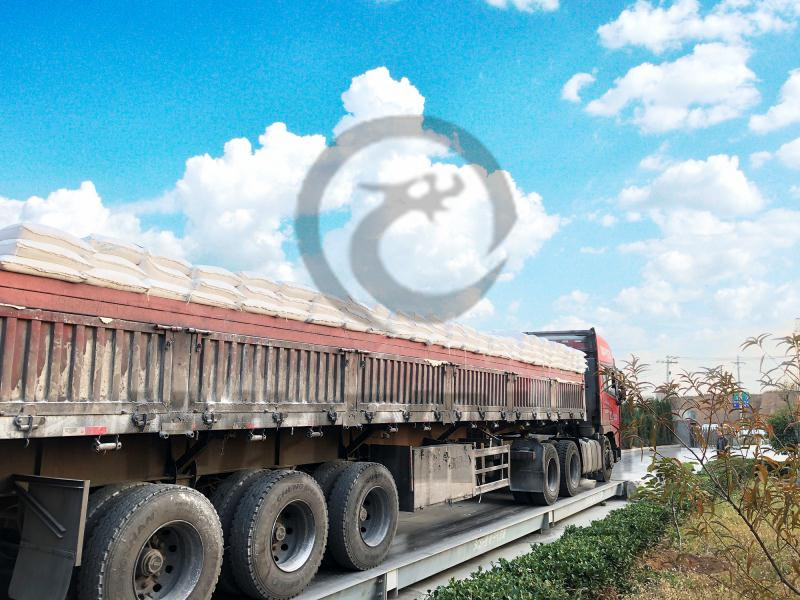 土壤改良中氫氧化鈣如何改善土壤結(jié)構(gòu)？